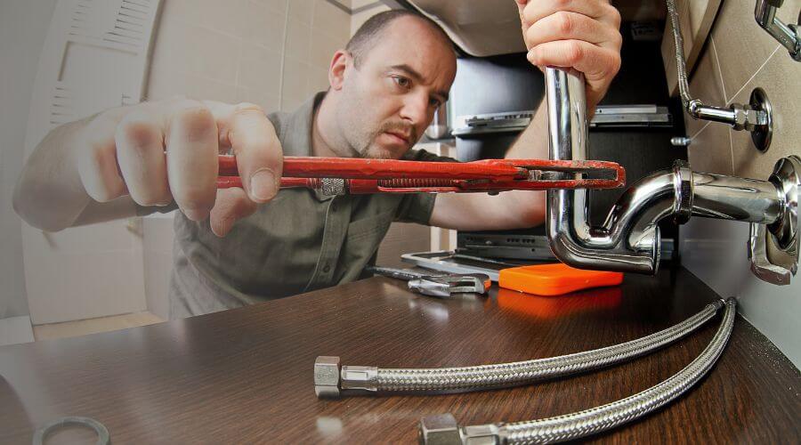Expert burst pipe repair services in Arlington, KS